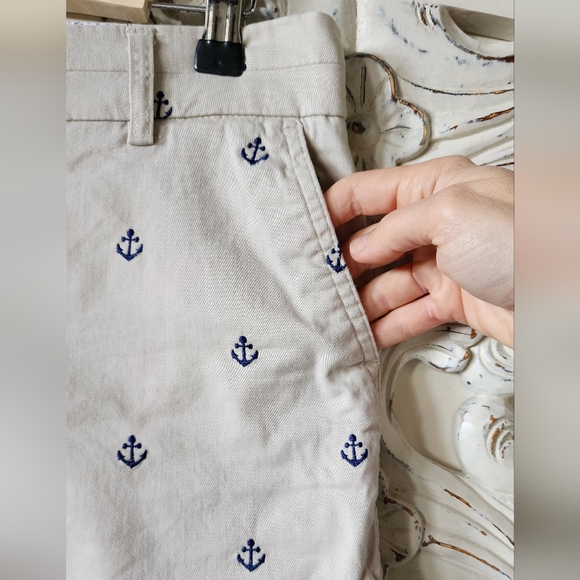 Khaki embroidered tailored shorts - Picture 5 of 16